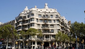 pedrera_gaudi_place-full